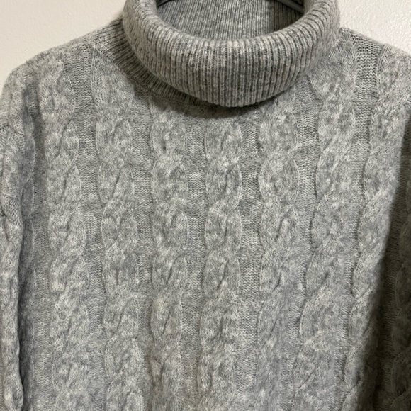 H&M Cable Knit Sweater - Picture 6 of 7